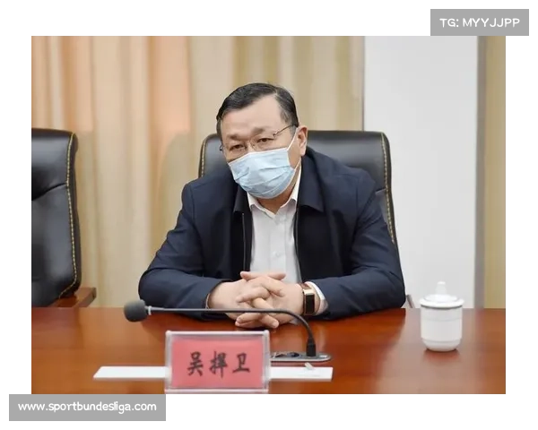 卢指导聚焦科林斯防守训练全面考察其换防能力提升情况