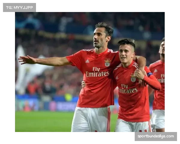 本菲卡利用一次前场边线球快攻反击得手，本赛季欧冠已3次通过此方式得分